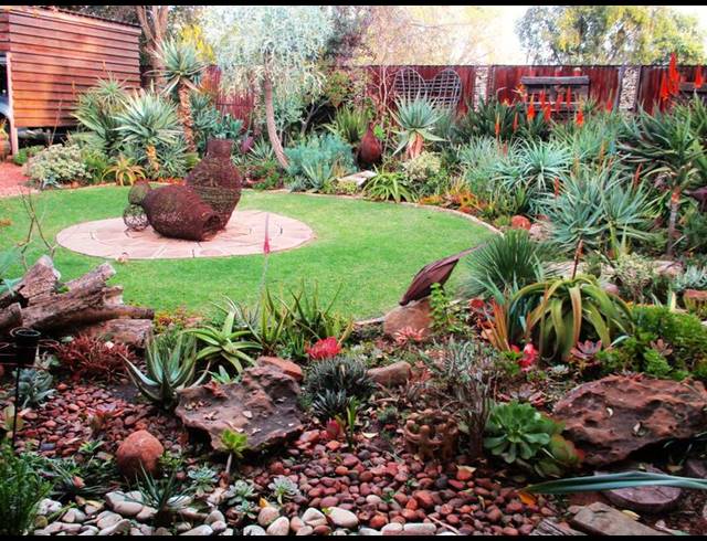 6 BEDROOM HOUSE FOR SALE IN DAN PIENAAR